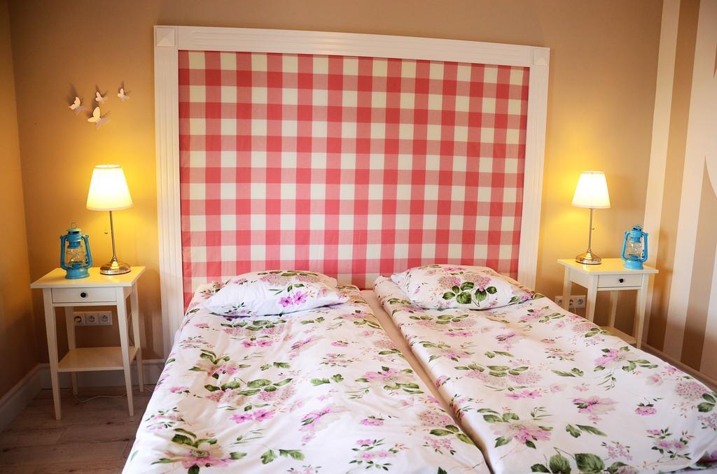 Stare Sady Chillout Rooms "Pod Jabloniami" Mikołajki Phòng bức ảnh