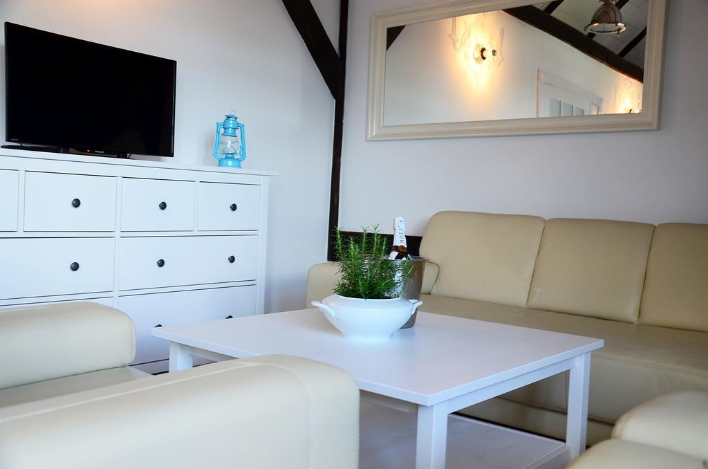 Stare Sady Chillout Rooms "Pod Jabloniami" Mikołajki Phòng bức ảnh